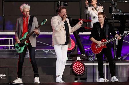 british-music-festivals-stage-tentative-revival-with-perks-and-payment