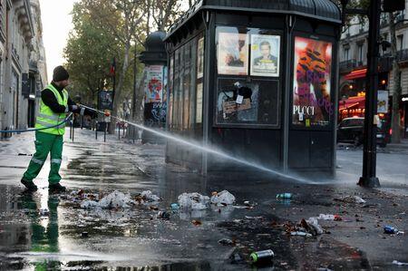 French business activity contracts in October amid political, financial pressures, PMI shows