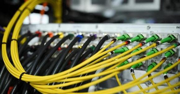 Factbox-Governments, companies take websites offline over PHP flaws