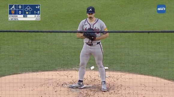 NY Mets Announcer in Awe of Pitcher’s ‘Unusually Large’ Legs in Bizarre ...
