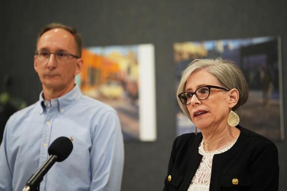 Alex Pretti's parents seek answers from DOJ months after son's killing ...