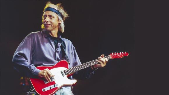 Mark Knopfler on why he switched Strats for Schecters in the 1980s ...
