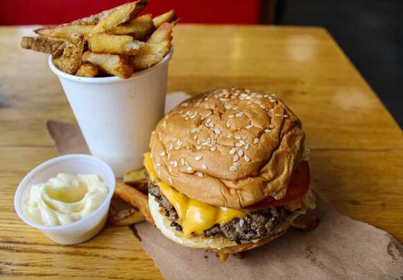 10 Fast Food Spots That Are Officially A Waste Of Your Money - NewsBreak