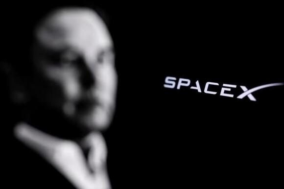 Crown Castle Stock Jumps as SpaceX Eyes 80,000 Cell Sites for Wireless Network: ‘We're Talking to All Parties’