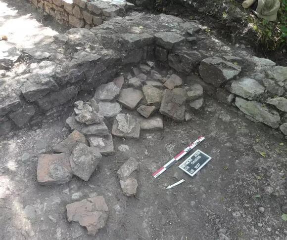 Archaeologists Find Possible ‘Palace’ Where Roman Life Continued After ...