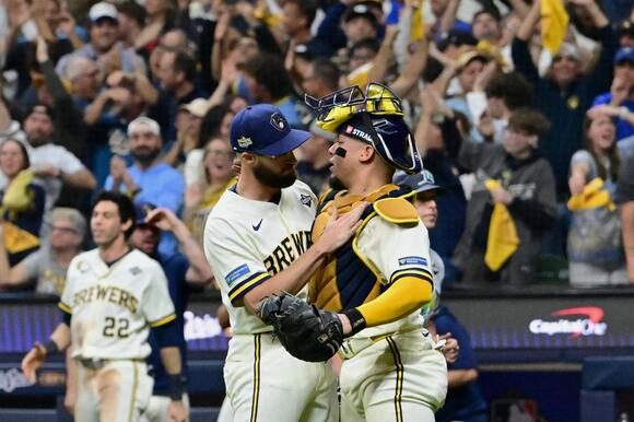 World Series winners and losers: Amazing Ashby, manager misfires, check-swing drama