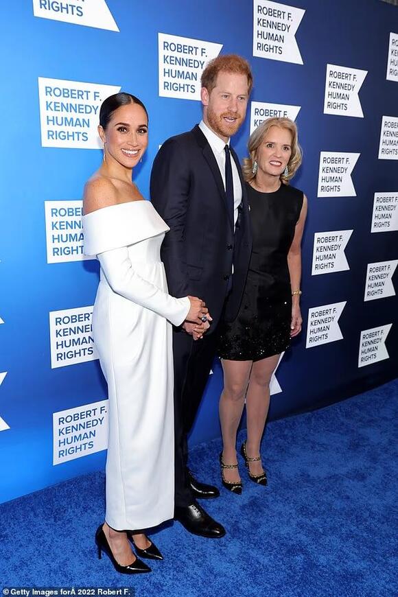 Meghan picks strapless gown for charity bash - as stylist says it ...