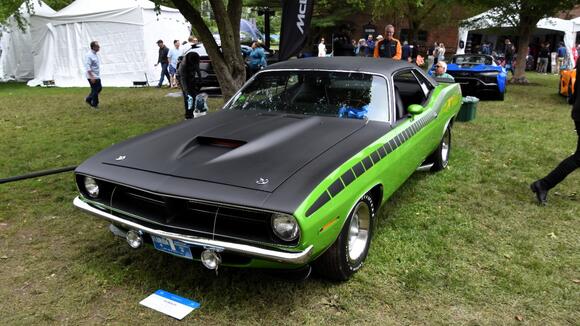 11 cars that still dominate car shows - NewsBreak