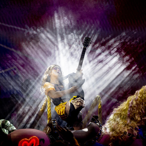 Chappell Roan’s guitarist reveals the story behind the Grammys’ show ...