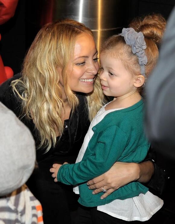 Nicole Richie Makes Rare Appearance With Daughter Kate Madden, 18 ...
