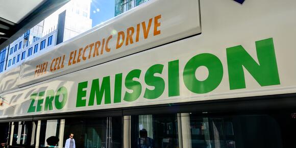 🚧 29th Ave bus stops closed for AC Transit lines 30 & 31 - NewsBreak