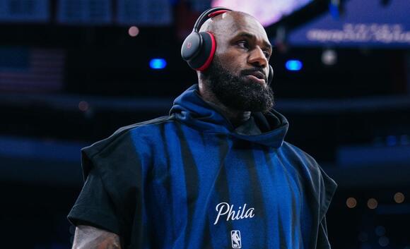 ‘LeBron James Hates the Country that Made Him a Billionaire’: Journalist Sounds Off After Golf Swing Practice During National Anthem