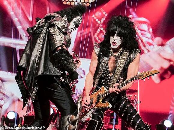 KISS icon Gene Simmons, 76, breaks silence after car crash sent him to the  hospital - NewsBreak