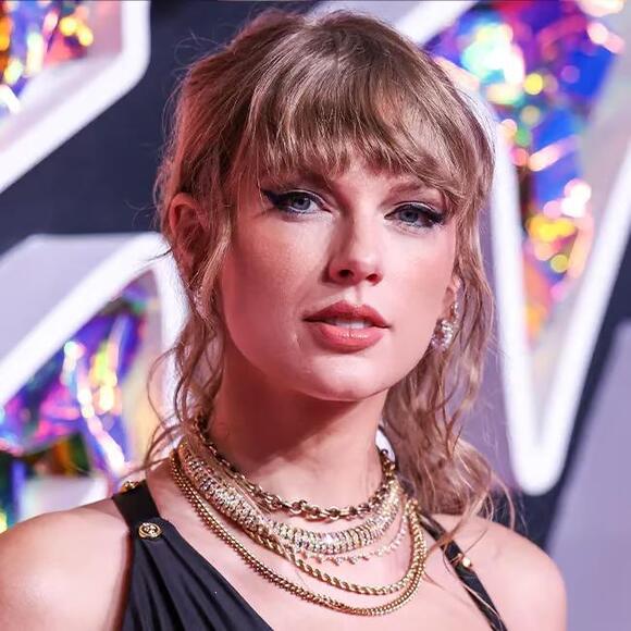 The Internet Is Convinced Taylor Swift 'Still Can't' Dance After Viral ...