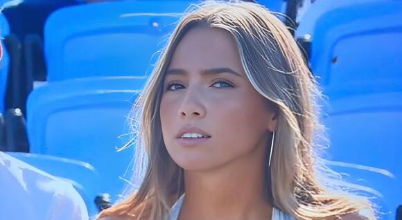 Social Media Has Fallen In Love With Jaw-Dropping North Carolina Fan Who Stole The Show In The Stands During Loss To Clemson - NewsBreak