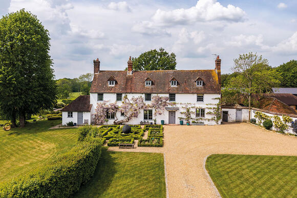The best houses for sale with wildlife ponds - NewsBreak