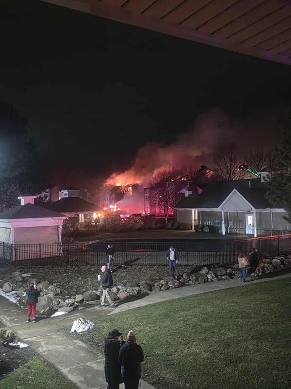 2 firefighters injured in large Woodbury Apartments fire in Parma ...