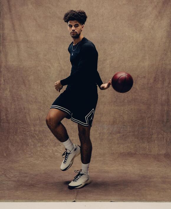 Jordan Brand Signs Kiyan Anthony, Boozer Twins, and Sarah Strong to NIL ...