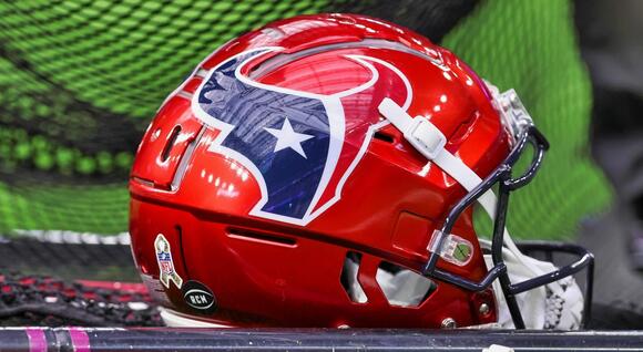 Bloodied Female Texans Fan Speaks Out, Exposes SoFi Security For Disgusting  Behavior After She Was Assaulted By Multiple Rams Fans [VIDEO] - NewsBreak