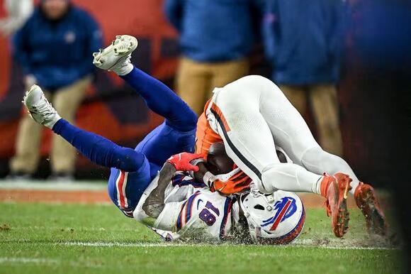 NFL referees explain themselves after Bills-Broncos sparks 'rigged'  accusations - NewsBreak