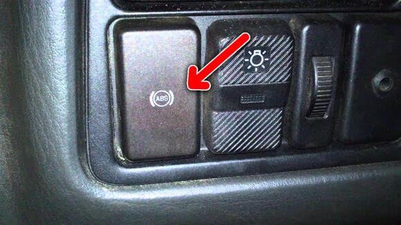 Why Cars Have an “ABS OFF” Button — and Why Most Drivers Are Confused ...