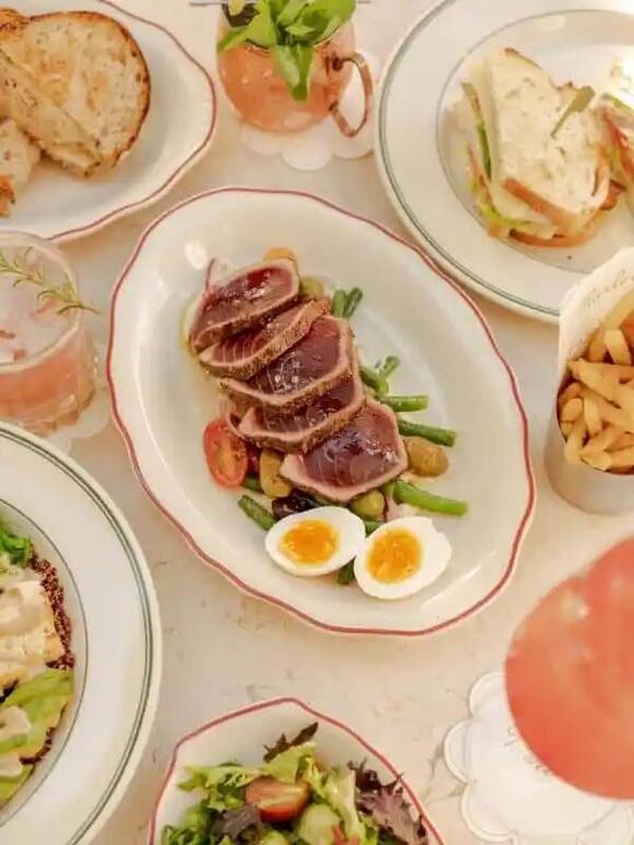 Marlowe’s Palm Springs, a new poolside restaurant, opens at Avalon ...