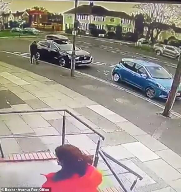 CCTV captured moment car thief dragged an elderly woman along the road ...
