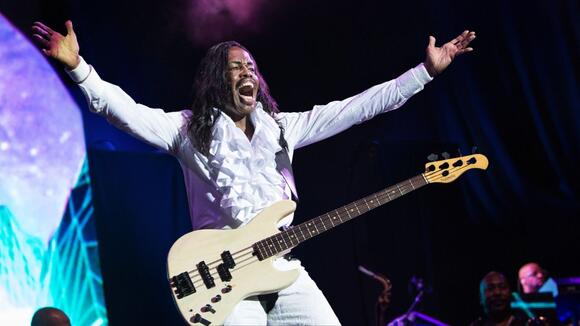 How Verdine White crafted “one of his best basslines” with Earth, Wind ...