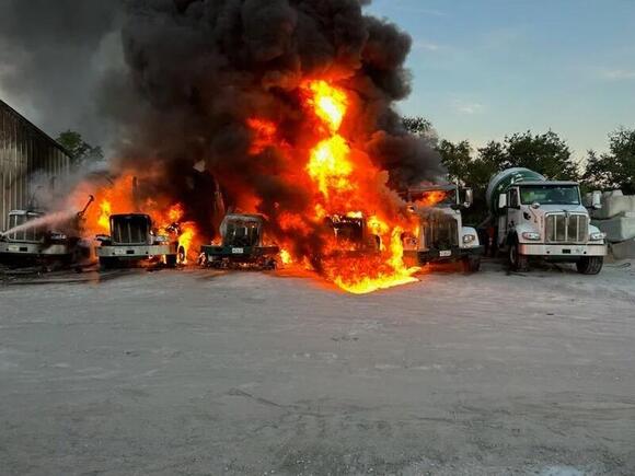 Fire destroys vehicles Venice Ave and Jackson Road - NewsBreak