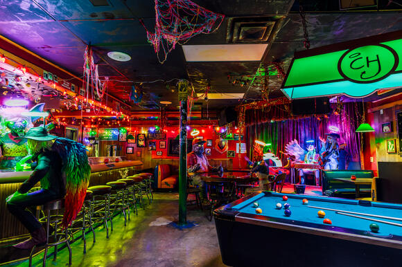 Bun B’s Trill Burgers and Meow Wolf Houston Team Up for a Trippy New ...
