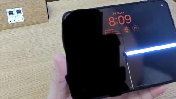 Don't Flip Out But Some iPhone Duo Displays Are Already Cracking