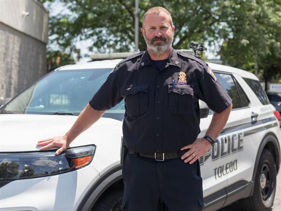 Shared military service helps officers defuse crises - NewsBreak