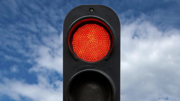 What Does a Flashing Red Traffic Light Mean? Can You Keep Driving ...