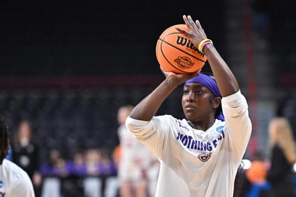MiLaysia Fulwiley Gives Single-Word Response as Flau’jae Johnson ...