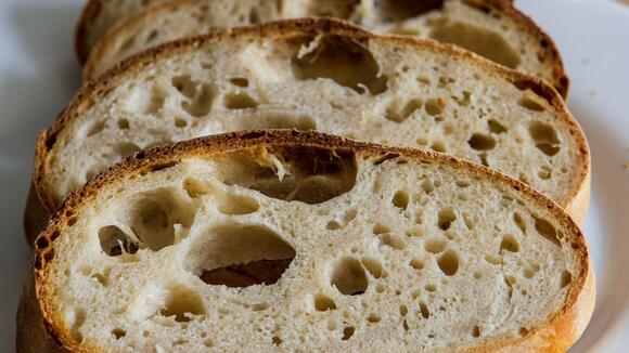 Can I eat sourdough if I'm gluten-sensitive?
