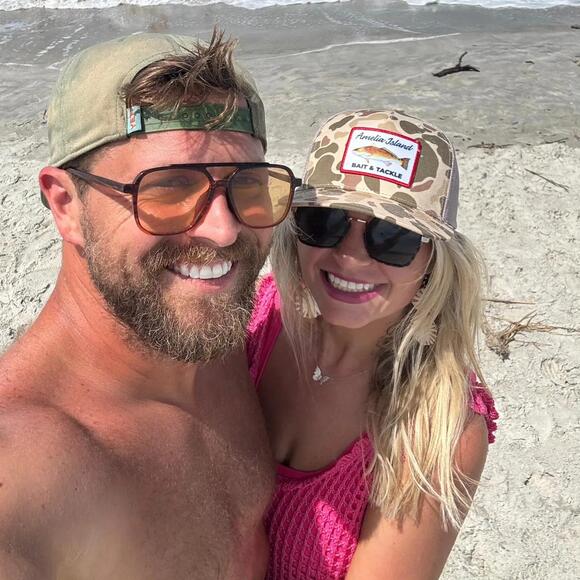 MLB prospect-turned-cop Chase Childers dies saving family of 5 from rip  current at South Carolina beach — in front of his own wife, kids - NewsBreak