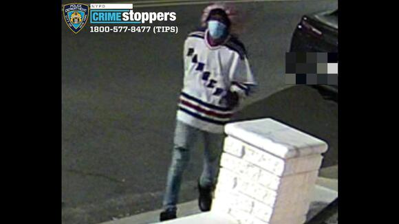 Suspect sought in fatal shooting of man on Queens street - NewsBreak