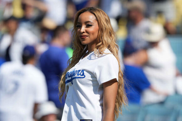MLB Fans Are Falling In Love After “The Most Beautiful Woman On The Planet” Sang The National Anthem At Game 4 Of The World Series [VIDEO] - NewsBreak