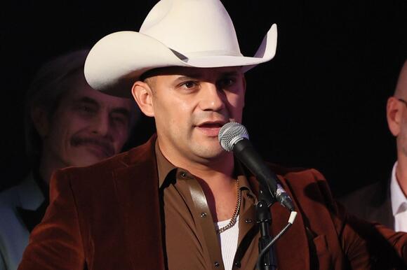 Frank Ray’s BrotherinLaw Detained By ICE on Thanksgiving, Remains in(00)