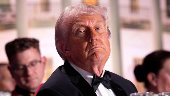 Trump’s personal stock trades leave expert stunned speechless - NewsBreak