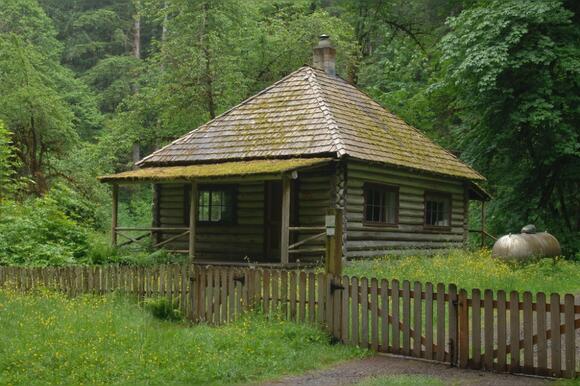 15 OffGrid Cabins With Solar Power Only NewsBreak
