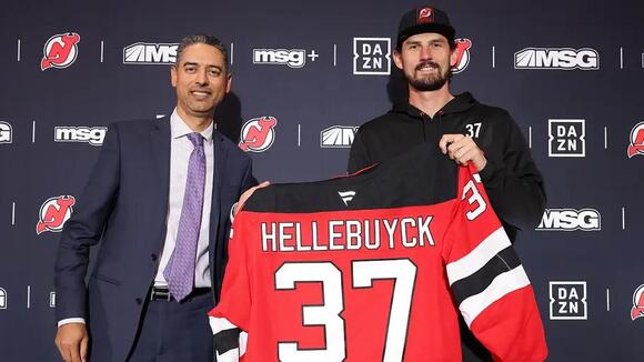 New Jersey Devils should not force Connor Hellebuyck into the lineup too soon