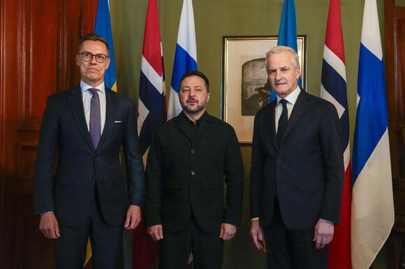 Zelenskyy touts positive US talks as Trump puts pressure on Kyiv