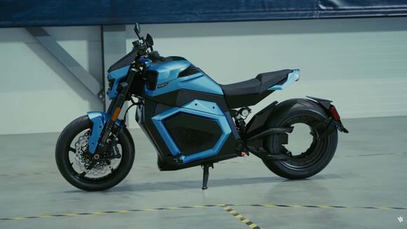 The World's First Solid-State Electric Motorcycle Hits Production ...