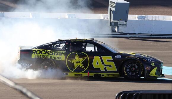 Tyler Reddick wins at Phoenix Raceway, Kyle Larson's NASCAR Chase lead shrinks