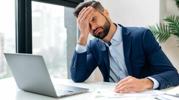 The hard-work myth — why working longer is making you poorer - NewsBreak