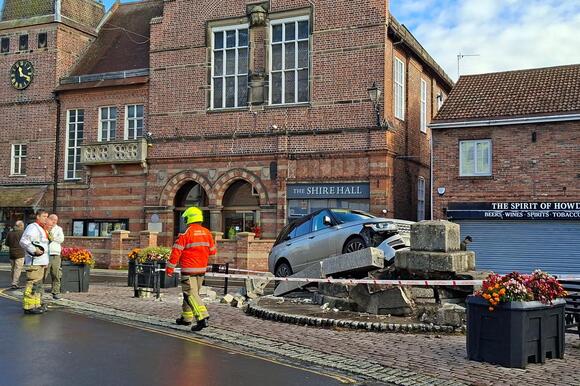 Historic landmark left in ruins after Range Rover crashes into it ...