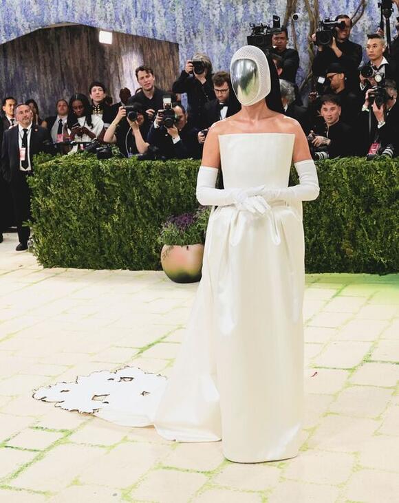 Katy Perry told to 'stay at home' after sporting inappropriate ...