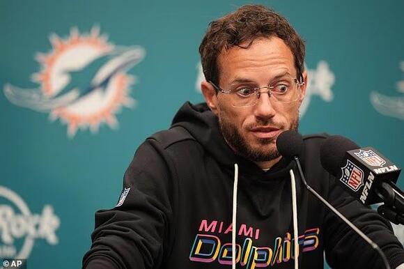 Dolphins QB forced to make humiliating U-turn as he issues public apology  for criticism of team - NewsBreak