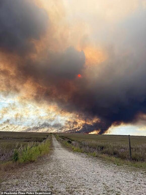 Fire crews battle huge 5,000-acre Everglades brush blaze - NewsBreak